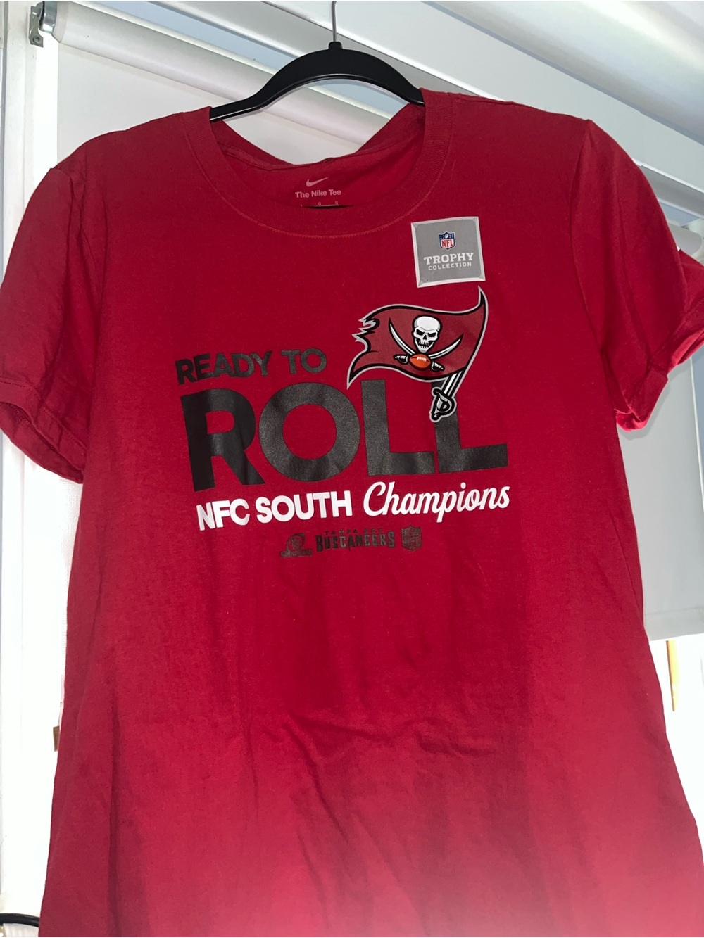 NWT Nike Tampa Bay Buccaneers Red "Ready to Roll" NFC South Champions Tee